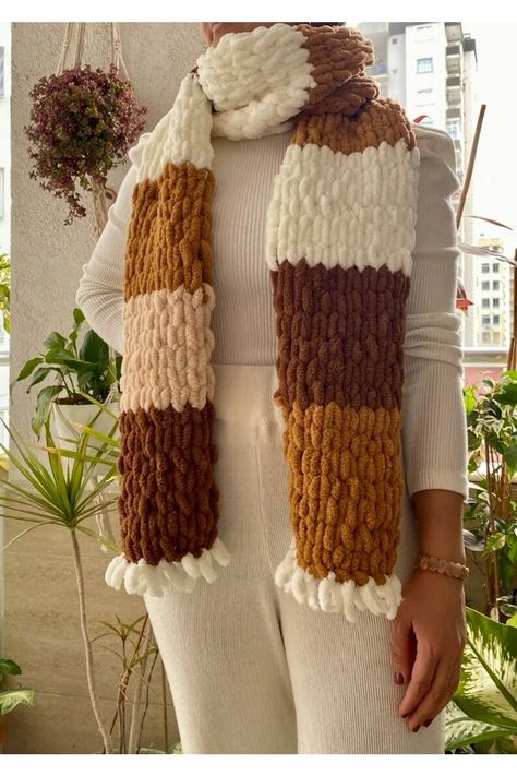 Cute Muffler, Knitting Plushies, Valentines Crochet Ideas, Puffy Scarf, Crochet Patchwork Cardigan, Finger Knit Scarf, Cozy Crochet Blanket, Diy Crochet Sweater, Cardigan Tutorial