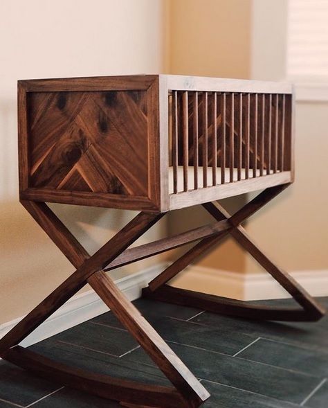 Wood Bassinet, Modern Interior Design Black, Baby Cradle Plans, Wooden Bassinet, Woodworking Plans Storage, Carved Bed, Baby Crib Diy, Interior Design Black, Rocking Bassinet