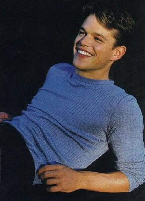 Young Matt Damon in Blue Sweat is listed (or ranked) 14 on the list 20 Pictures of Young Matt Damon Young Matt Damon, Adam Brody, Jason Bourne, 90s Actors, Good Will Hunting, Robert Sheehan, Aaron Taylor Johnson, Idris Elba, Matt Damon