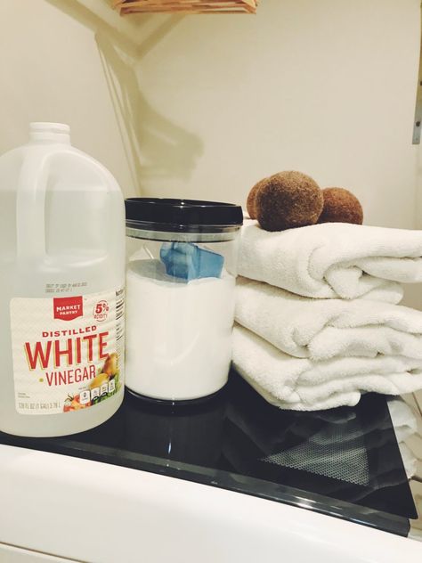 How To Revive White Towels - Life Love Larson Washing White Clothes, Whiten White Clothes, Pee Stains, Refresh Towels, Brighten Whites, Cleaning White Clothes, White Bath Towels, Laundry Whitening, White Laundry