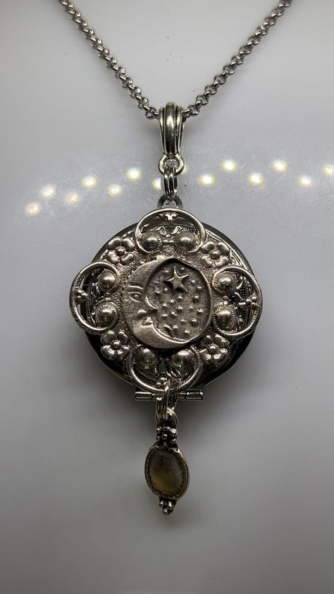 Unique Locket, Gift For Mom Birthday, The Sun And The Moon, Wichita Ks, Photo Locket, Funky Jewelry, Moon Jewelry, Silver Lockets, Moon And Stars