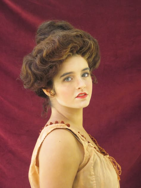 Edwardian:  Gibson Girl 1910 Hairstyles, 1910 Hair, Gibson Girl Hair, Victorian Makeup, Edwardian Hair, Idda Van Munster, Historical Hairstyles, Edwardian Hairstyles, Victorian Hair