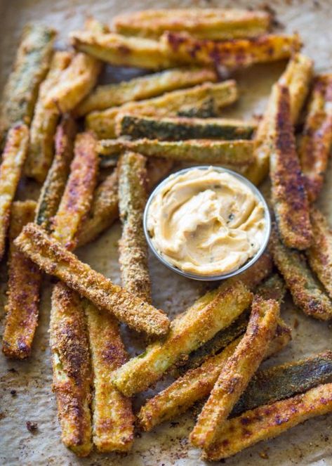 Zucchini Pommes, Baked Zucchini Fries, Baked Zucchini, Bake Zucchini, Zucchini Fries, Idee Pasto Sano, Zucchini Recipes, Veggie Dishes, Vegetable Dishes