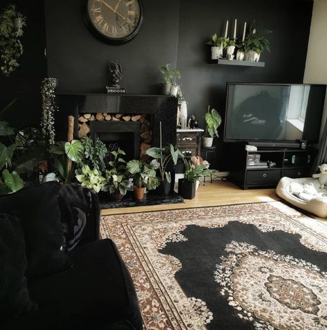 𝖍𝖔𝖑𝖑y on Instagram: “We FINALLY got a rug for the living room to cover the yellow laminate until we can replace it. To be honest, I love it so much I think I…” Gothic Living Room, Gothic Interior, Gothic Room, Dark Living Rooms, Goth Home Decor, Goth Home, Dark Home Decor, Dark Home, Gothic Home