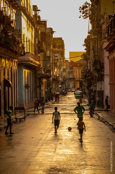 Brazil Life, Brazil Photography, Brazil Wallpaper, Street Football, Brazil Aesthetic, Visit Brazil, Brazil Culture, Brazil Soccer, Living In Brazil