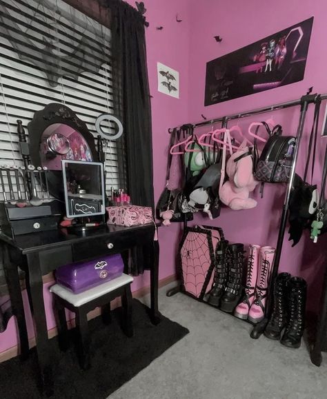 Monster High Bedroom, Monster High Room, Youtube Partner, 2000s Room, Doll Bedroom, Gothic Room, Hello Kitty Rooms, Cute Bedroom Decor, Cute Room Ideas