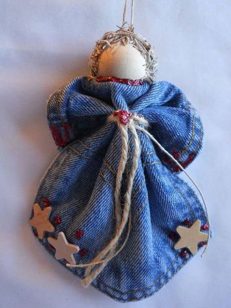 Pocket Angel made from old jeans! Återvinna Jeans, Blue Jean Crafts, Natal Country, Artisanats Denim, Blue Jeans Crafts, Angel Crafts, Denim Projects, Ornaments To Make, Jean Crafts