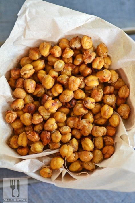 Crunchy Oven Roasted Chickpeas - Sizzling Eats Oven Roasted Chickpeas, Chickpea Recipes Roasted, Spiced Chickpeas, Crunchy Snack, Chickpea Recipes, Party Platters, Roasted Chickpeas, Oven Roast, Chickpeas