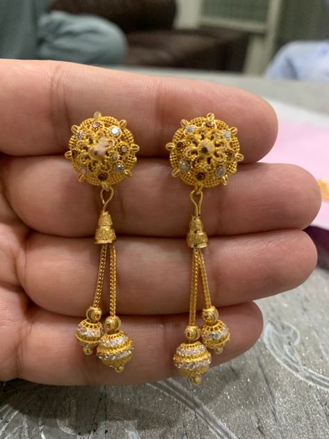 Ranihar Design Gold, Fancy Earrings Unique, Gold Fancy Earrings, Pearl Earrings Designs, Wedding Jewellery Designs, Tikka Jewelry, Bridal Jewelry Sets Brides, Unique Gold Jewelry Designs, Bride Jewelry Set