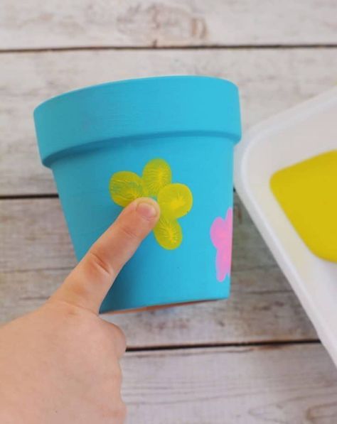 Mothers Day Flower Pot, Mothers Day Crafts Preschool, Diy Mother's Day Crafts, Flower Pot Ideas, Pot Craft, Plant Crafts, Diy Mother's Day, Flower Pot Crafts, Crafts Preschool