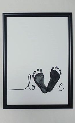 Baby Footprint Crafts, Vom Avea Un Copil, Welcome Baby Boy, Baby Art Projects, Footprint Crafts, Baby Footprint, Footprint Art, Foto Baby, Baby Footprints