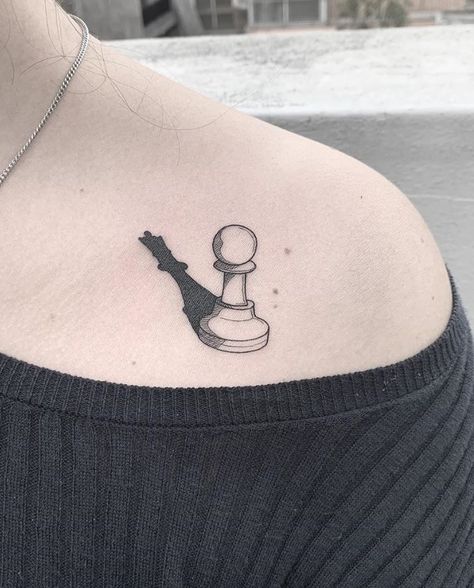 Tattoo Chess Piece, Chess Queen Tattoo, Chess Tattoo Ideas, Chess Tattoos, Tattoo Chess, Chess Piece Tattoo, Chess Tattoo, Gangsta Tattoos, Queen Tattoo