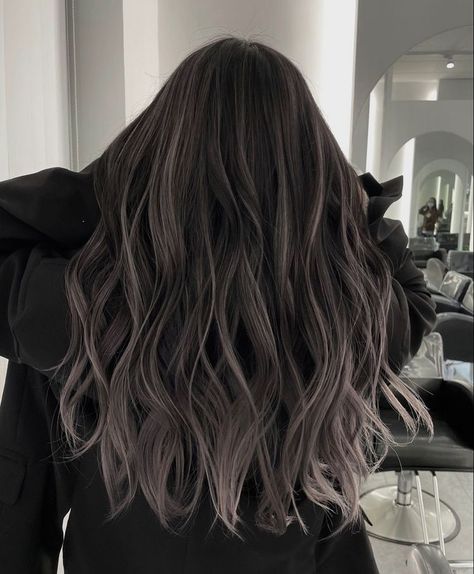 Black Hair Balayage, Korean Hair Color, Hair Color Underneath, Ash Hair Color, Black Hair Dye, Hair Color Streaks, Hair Streaks, Dye Ideas, Hairstyles For Layered Hair