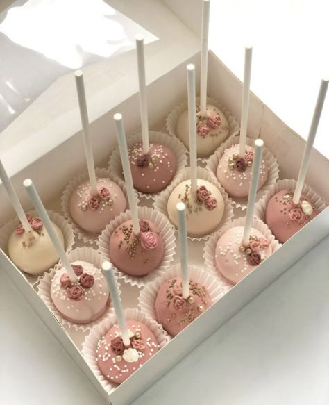 Cake Pops Designs Aesthetic, Dusty Rose Cake Pops, Cute Cake Pops Aesthetic, Bachelorette Party Sweets, Cake Pop Inspiration, 21st Birthday Cake Pops, Birthday Cakepops Ideas, Pretty Cake Pops, Pink Chocolate Aesthetic