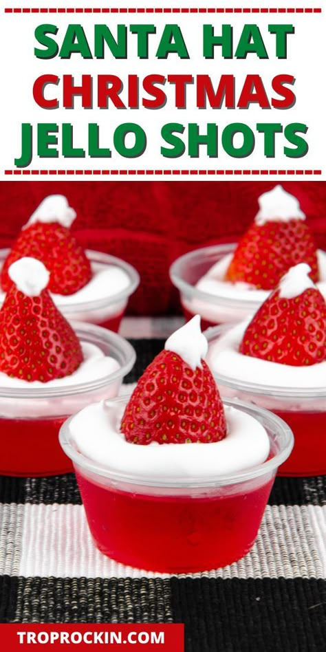 Jello Shots Christmas, Holiday Jello Shots, Christmas Drinks Alcohol Recipes, Xmas Drinks, Christmas Party Drinks, Christmas Drinks Recipes, Christmas Shots, Christmas Drinks Alcohol, Christmas Jello