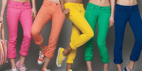 Colorful Pants. This obviously does not have huge implications for where ad dollars are going, but a fun little thing I noticed is the surge of colorful pants, especially for girls. Manhattan has turned into a denim rainbow. Coloured Jeans, Jeans And Converse, Apple Bottoms, Top Models, Live Colorfully, Colored Pants, Colored Denim, Jeans Denim, Colored Jeans