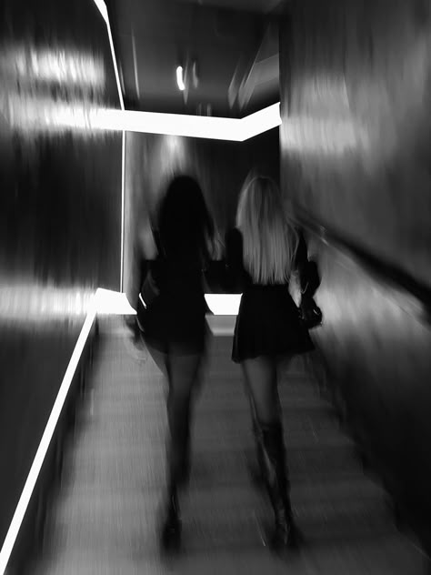 Blonde And Brunette Duo Faceless, Best Friend Dark Aesthetic, Brunette And Blonde Duo Aesthetic, Brown Hair And Black Hair Duo, Two Brunette Best Friends Aesthetic, Friend Dark Aesthetic, Best Friends Aesthetic Dark, Blonde And Brown Duo, Blonde And Brunette Duo Aesthetic