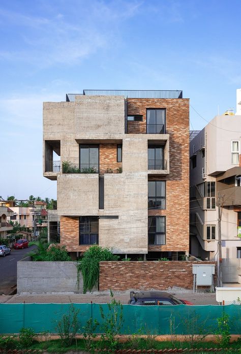 concrete and brick interplay on multi-layered residence's geometric facade by rahul pudale Concrete Block Architecture, Geometric Architecture Design, Modern Residential Building Design, Brick And Concrete Facade, Geometric Facade, Residential Building Facade, Modern Apartment Building, Landscape Bricks, Concrete And Brick