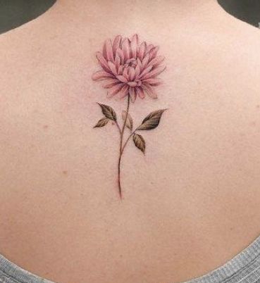 Mum Flowers Tattoo, Chrysanthemum Tattoos, Crisantemo Tattoo, Chrysanthemum Flower Tattoo, Cute Foot Tattoos, Mum Tattoo, Chrysanthemum Tattoo, Mom Tattoo Designs, Anklet Tattoos