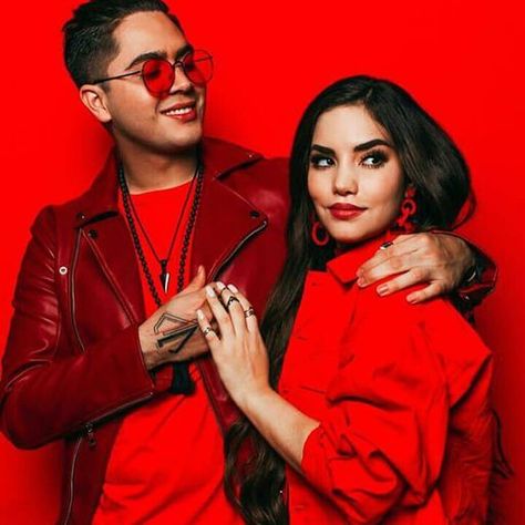 Kimberly Loaiza y Juan De Dios revelaron sin querer lo paranoicos que son Jd Y Kim, Kim Y Jd, Kima Sofia, Kim Y Juan, Nails Quotes, Hairstyles Art, Education Books, Quotes Tattoos, Makeup Travel