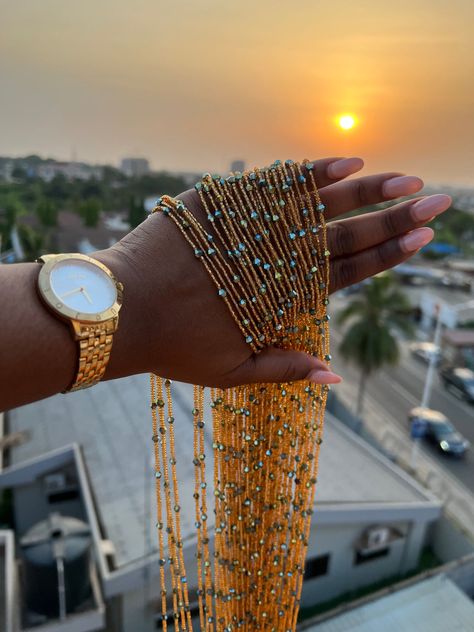 Waistbeads Designs, Gold Waist Beads, Waist Beads African, Glass Bead Crafts, African Waist Beads, Waist Jewelry, Queen Shop, Bead Suppliers, Beads Design