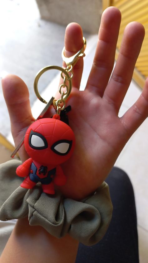 Clay Modelling Ideas Easy, Spiderman Clay Art, Marvel Clay Ideas, Clay Spiderman, Birthday Wishes For Him, Genius Hour, Clay Idea, Clay Keychain, Cardboard House