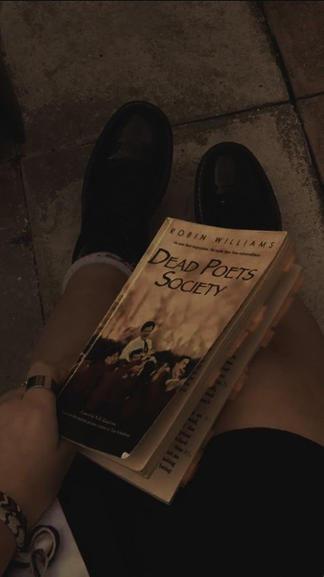 Dps Aesthetic, Book Dark Academia, Poet Aesthetic, Dead Poets Society Aesthetic, Dark Acadamia, Oh Captain My Captain, Chaotic Academia, Skincare Aesthetic, Dead Poets Society