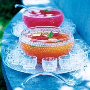 The Fun Cheap or Free Queen: Saving Craving! Savings Tip: Quick, fun party drink! Punch Table, Pink Orange Wedding, Punch Bar, Easy Party Punch, Pink And Orange Wedding, Fun Party Drinks, Orange Punch, 60s Theme, Orange And Pink Wedding