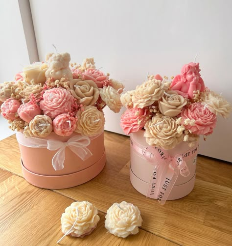 Small or Large size 🎀? #bouquetofcandles #peonyflowers #trending #handmadecandles #soywaxcandles #bouquet #flowers #perfectgift