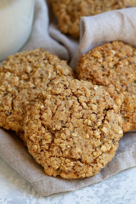 Soft and Chewy Oatmeal Cookies that are super easy to make with only one bowl and 8 healthy ingredients! #glutenfree #vegan #oatmeal #cookies Oat Biscuit Recipe, Easy Healthy Cookies, Healthy Oat Cookies, Oatmeal Cookie Recipes Healthy, Oatmeal Cookies Recipes Easy, Soft Oatmeal Cookies, Live Well Bake Often, Healthy Vegan Cookies, Oat Cookie Recipe