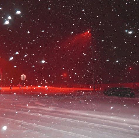 Charlie Kaufman, Milady De Winter, Pretty Photography, Scenery Pictures, Liminal Spaces, Street Lights, D B, Red Sky, Winter Aesthetic