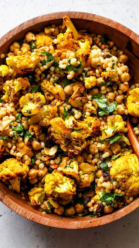 Jamie Vespa MS, RD | Moroccan-Inspired Couscous Salad with spice-roasted cauliflower, almonds, and dried fruit tossed in a lemony paprika dressing. Brimming… | Instagram Hormone Recipes, Moroccan Meals, Moroccan Cauliflower, Moroccan Couscous Salad, Aussie Bbq, Weekday Lunches, Moroccan Couscous, Pearl Couscous, Vegetarian Ideas