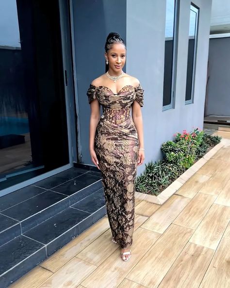 Latest, Elegant and Best Styles for Asoebi. - Ladeey Damask Wedding Dress, Adesua Etomi, Aso Ebi Lace Styles, Damask Dress, Ankara Dress Designs, Nigerian Dress, African Party Dresses, Nigerian Lace Styles Dress, Nigerian Lace Styles