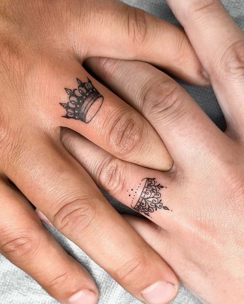 Crown Finger Tattoo, Crown Tattoos For Women, Finger Tattoos For Couples, Ring Tattoo Designs, Best Couple Tattoos, Cute Couple Tattoos, Small Finger Tattoos, Finger Tattoo For Women, Finger Tats