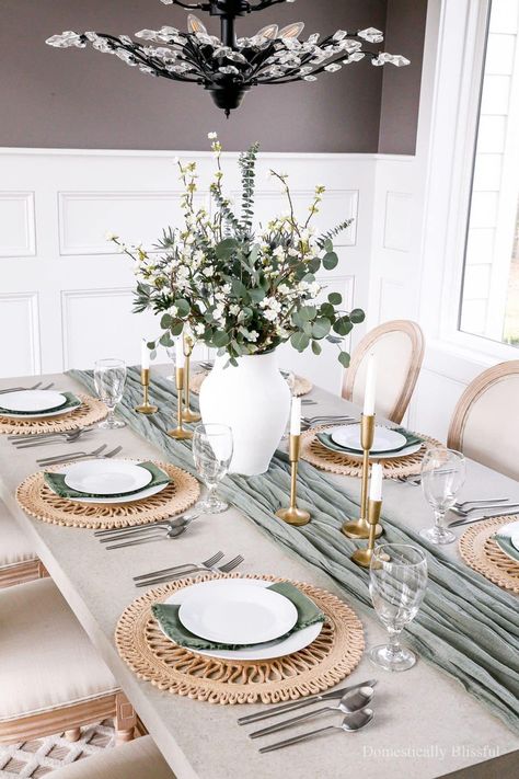 Dining Room Spring Decor, Neutral Spring Tablescape, Home Dining Table Decor, Dining Table Inspo Decor, Dinner Table Set Up Ideas, How To Set A Dining Table, Aesthetic Dining Table Setup, Glass Round Dining Table Decor, Decorating Dinner Table Ideas