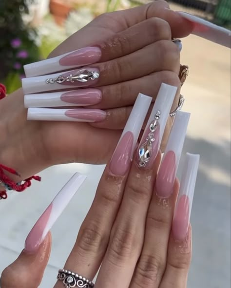 Diy Acrylic Nails, Claw Nails, Swarovski Nails, Simple Acrylic Nails, Cute Acrylic Nail Designs, Long Acrylic Nails Coffin, Long Square Acrylic Nails, Bling Acrylic Nails, Gem Nails