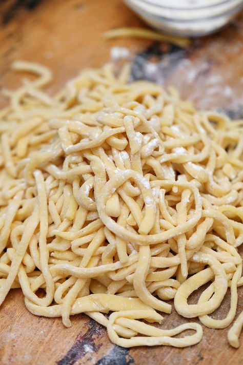 Homemade Egg Noodles In Bread Machine, Easy Egg Noodles Recipes, Easy Homemade Egg Noodles, Egg Noodles Recipes Homemade, Homemade Egg Noodles Easy, Amish Egg Noodle Recipes, Homemade Noodles Easy, Egg Noodles Recipes, Homemade Pastas