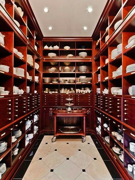 Kitchen Interior Luxury, Kitchen Butlers Pantry, Dream Pantry, Pantry Room, Desain Pantry, Kitchen Pantry Design, Butler Pantry, Butler's Pantry, Dark Cabinets