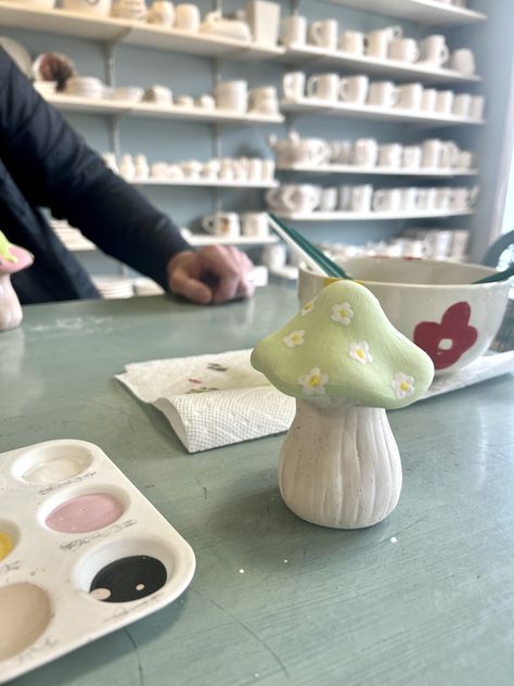 Mushroom Pottery Ideas, Mushroom Clay Ideas, Mushroom Pottery Painting Ideas, Ceramic Mushroom Painting Ideas, Mushroom Ceramic Painting, Mushroom House Pottery Painting, Painted Mushroom Pottery, Pottery Painting Ideas Mushroom, Paint Your Own Pottery Mushroom