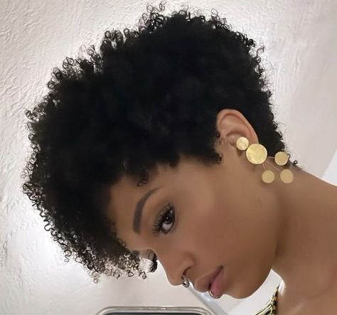 Natural Hair Mohawk, Natural Hair Haircuts, Natural Hair Twa, Short Textured Hair, Natural Hair Woman, Short Natural Curly Hair, Tapered Natural Hair, Natural Hair Short, Hair Short Cuts