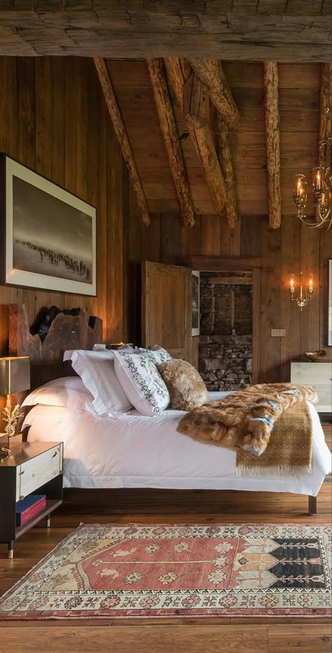 Ranch Style Bedroom, Ranch Bedroom, Montana House, Log Home Interiors, Log Home Decorating, Cabin Bedroom, Mountain Ranch, Interior Design Per La Casa, Lake Houses