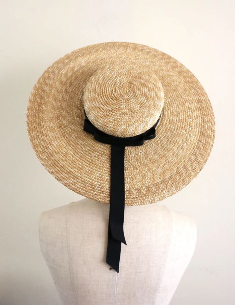 Straw Wide-brimmed Boater Hat kate Black - Etsy Boater Hat Outfit, Kate Made, Flat Top Hat, Straw Boater Hat, Custom Made Hats, Mad Hat, Straw Boater, Interesting Outfits, Types Of Hats