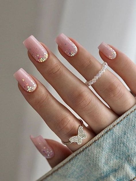 Light pink nail with glitz Pink Sparkle Nails, Pink Wedding Nails, Blush Pink Nails, Pale Pink Nails, Bridesmaids Nails, Baby Pink Nails, Pink Glitter Nails, Light Pink Nails, Rose Gold Nails