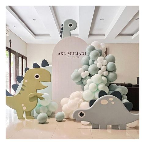 trello design project on Instagram: “Axl one month celebration . . #trelloathome” Dino Theme Birthday Party Decor, Dino Decorations Party, Dinosaur Theme Balloon Decoration, Dino Birthday Theme, Three Rex Birthday Balloon Arch, Dinosaur Themed Balloon Garland, Dino Theme Balloon Garland, Dino Party Balloons, Minimalist Birthday Decor