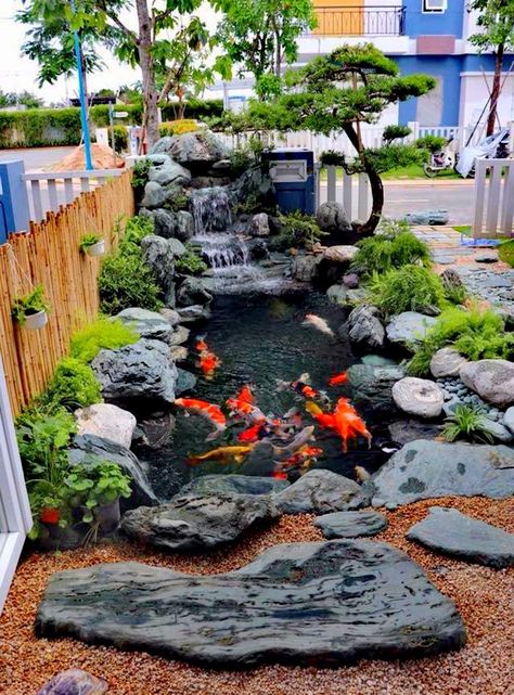 Fish Ponds Backyard, Koi Pond Design, Fish Pond Gardens, Kolam Koi, Taman Air, Japanese Garden Landscape, Garden Pond Design, Pond Ideas, Pond Waterfall