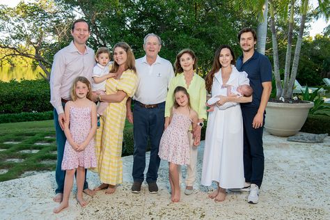 Barbara Pierce Bush, Nursery Set Up, Target Run, Laura Bush, Bush Family, Jenna Bush Hager, Jenna Bush, Barbara Bush, Baby Niece