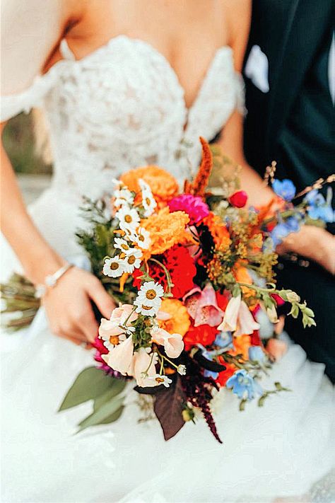 Add your dreamy bridal bouquet to your wedding inspiration.#bridalflowers #weddingstyle #weddingdecorinspiration Spanish Wedding Bouquet, Spanish Wedding Flowers, Chic Wedding Bouquet, Spanish Flowers, Chic Garden, Spanish Wedding, Hippie Wedding, Bouquet Inspiration, Wedding Decor Inspiration