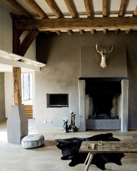 Fireplace Inspirations Cob Homes, Concrete Fireplace, Hotel Interior Design, Home Fireplace, Beautiful Interior Design, Beautiful Spaces, Fireplace Design, Rustic Interiors, Country Chic