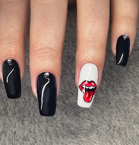 Van Halen Nails, Rolling Stones Nails, Rock N Roll Nails Designs, Rock Concert Nails, Rock And Roll Nails, Rock Nails Grunge, Rock N Roll Nails, African Nail Art, Nails For My Birthday