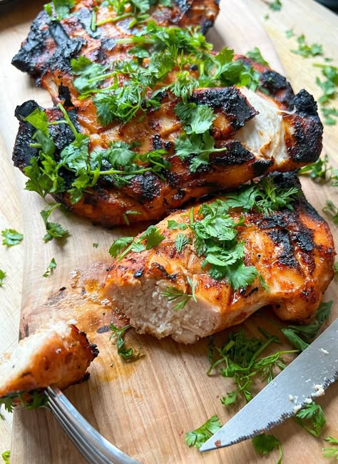 Hot Honey Grilled Chicken, One Pan Tuscan Chicken, Honey Chicken Breast, Honey Grilled Chicken, Chicken With Herbs, Hot Honey Recipe, Dried Spices, Honey Chicken Recipe, Hot Honey Chicken